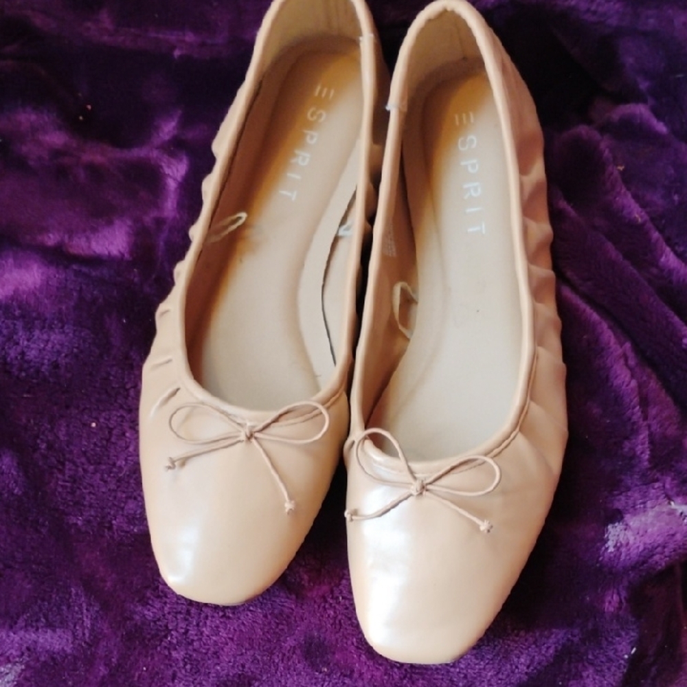 Esprit Cream Ballet Flats with Bow Detail